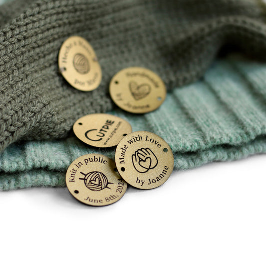 Round custom name or logo tag in gold for amigurumis and accessories