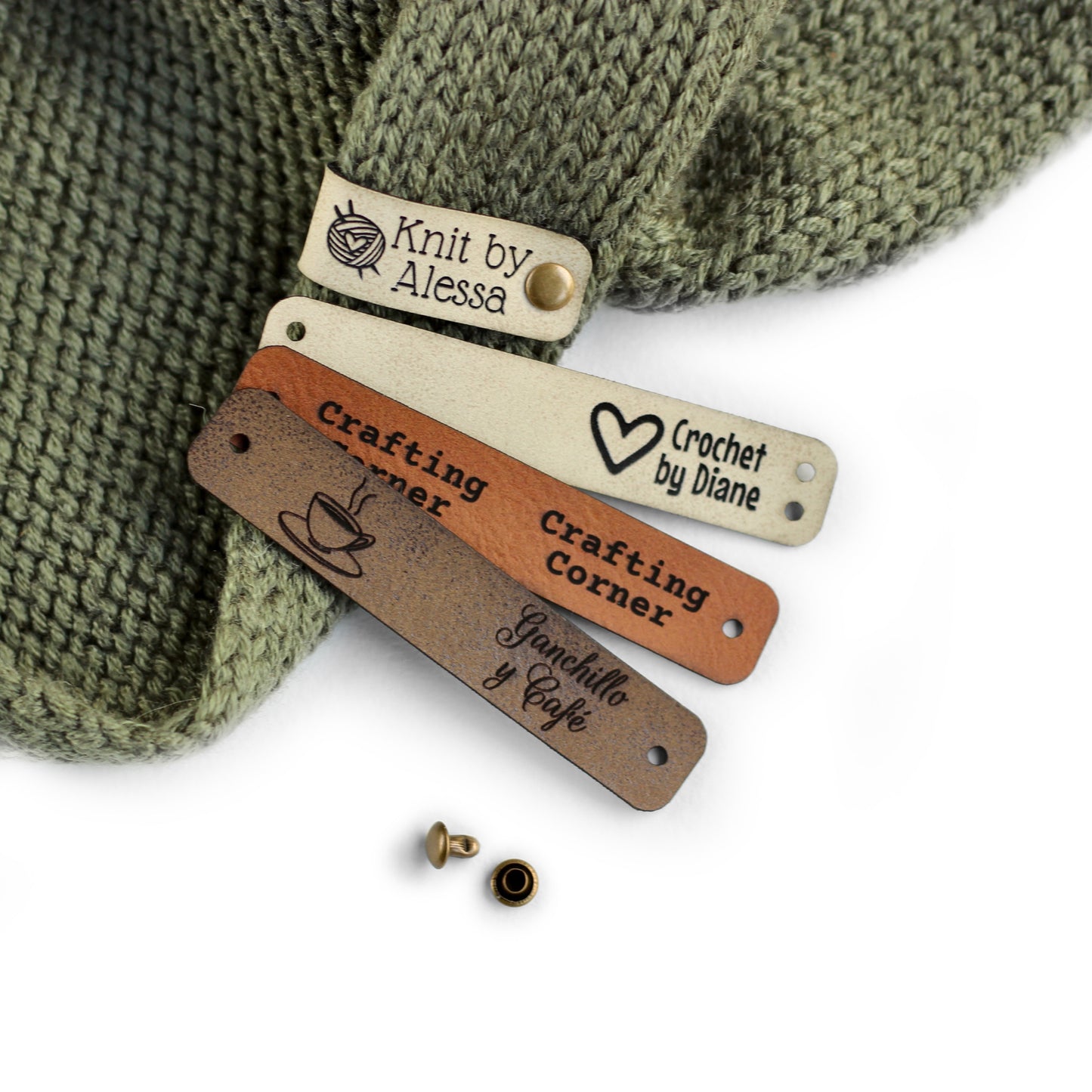 Tags for knitting in coffee, perfect for customization.